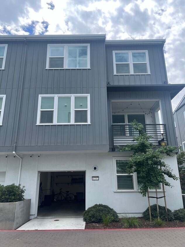 Primary Photo - Gorgeous Modern Three bedroom Condo