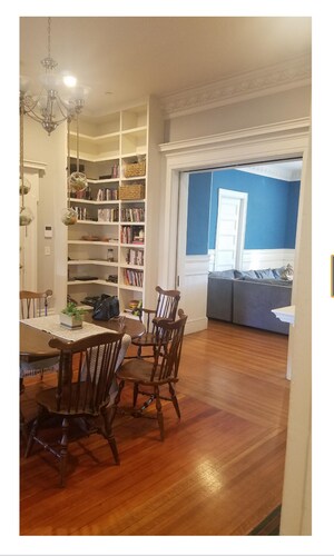 Building Photo - 286 Bunker Hill St