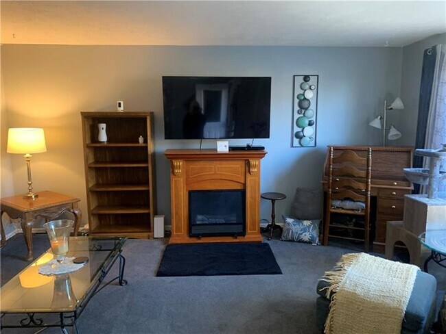 Foto del edificio - 4316 Hemlock Cir