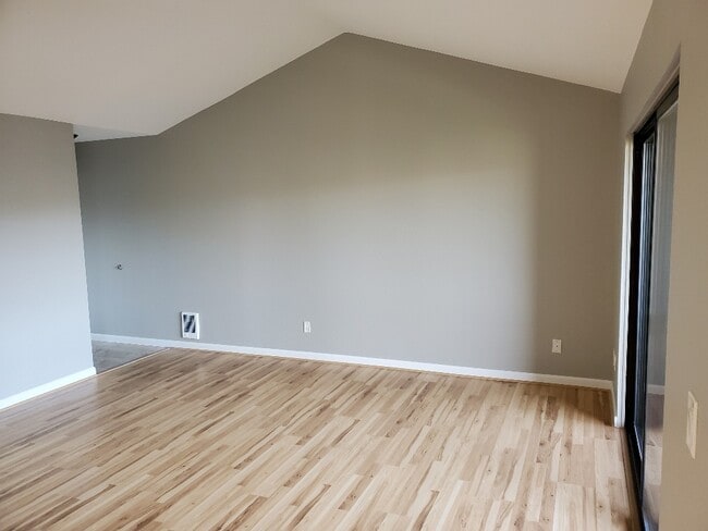 Photo - 9420 SW 146th Terrace (Beaverton, OR) Townhome