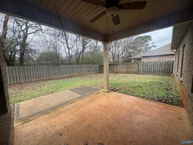 Foto del edificio - 101 Somerset Park Dr