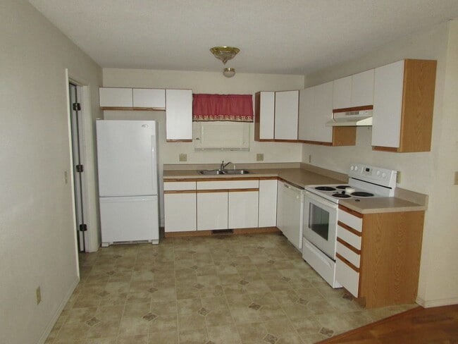Building Photo - 7617-MF2-E4
