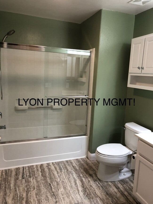 Fabulous condo located in the highly sough... - Fabulous condo located in the highly sough...