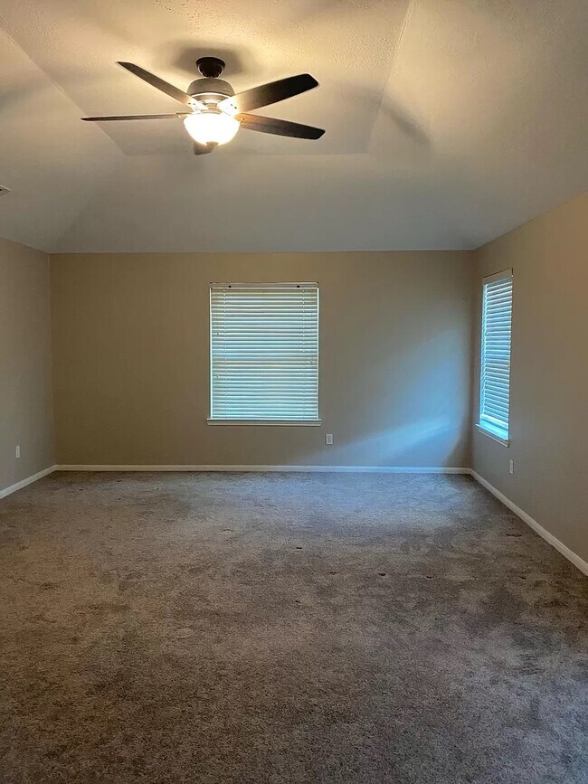 Building Photo - 17831 Valley Palms Dr