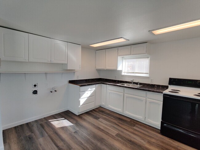 Foto del edificio - Cute updated single family home in central...