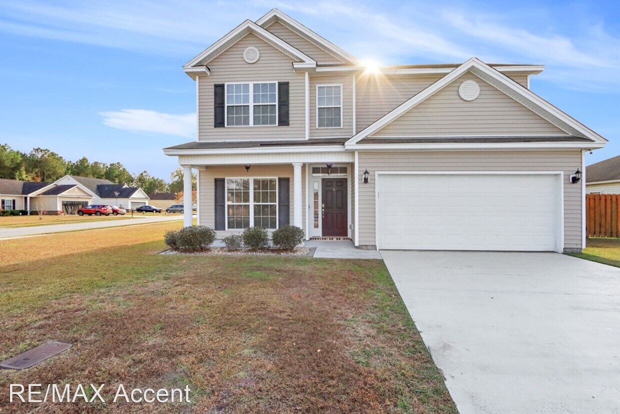 4 br, 2.5 bath House 15 Willow Oak Drive House for Rent in Richmond