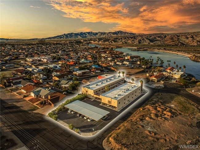 Foto del edificio - 454 Riverfront Dr