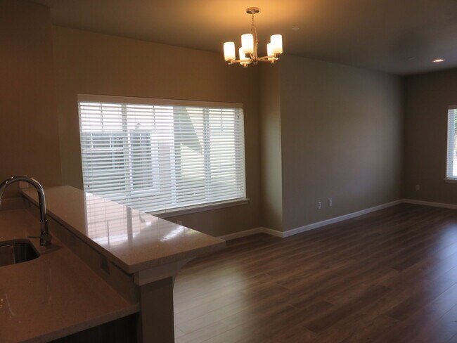 Building Photo - 4407 Briggs Dr SE