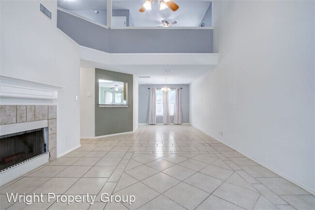 Foto del edificio - 6002 Woodway Pl