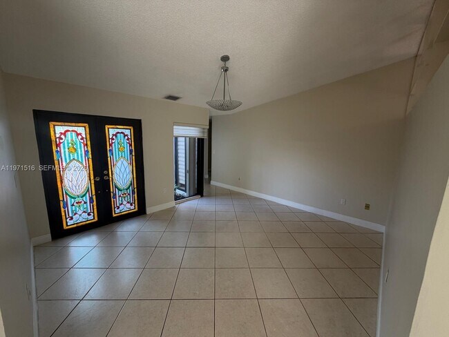 Foto del edificio - 8886 SW 6th St