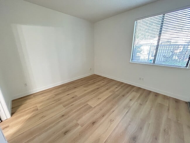 Building Photo - 7108 Cross Creek Cir