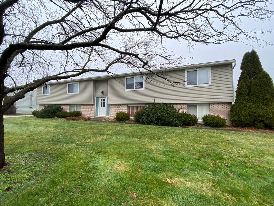 Primary Photo - 2095 Hubbard Rd