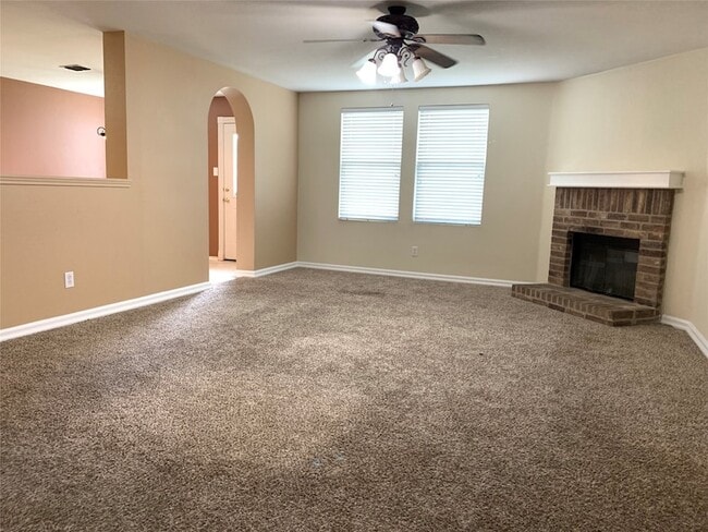 Building Photo - 12870 Pearson Dr