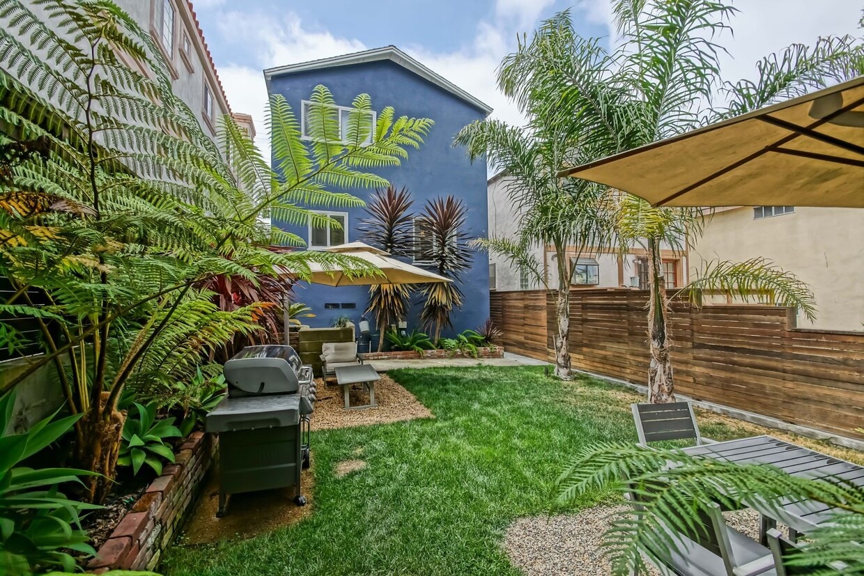 Primary Photo - ENJOY INDOOR/OUTDOOR CALIFORNIA LIVING IN ...