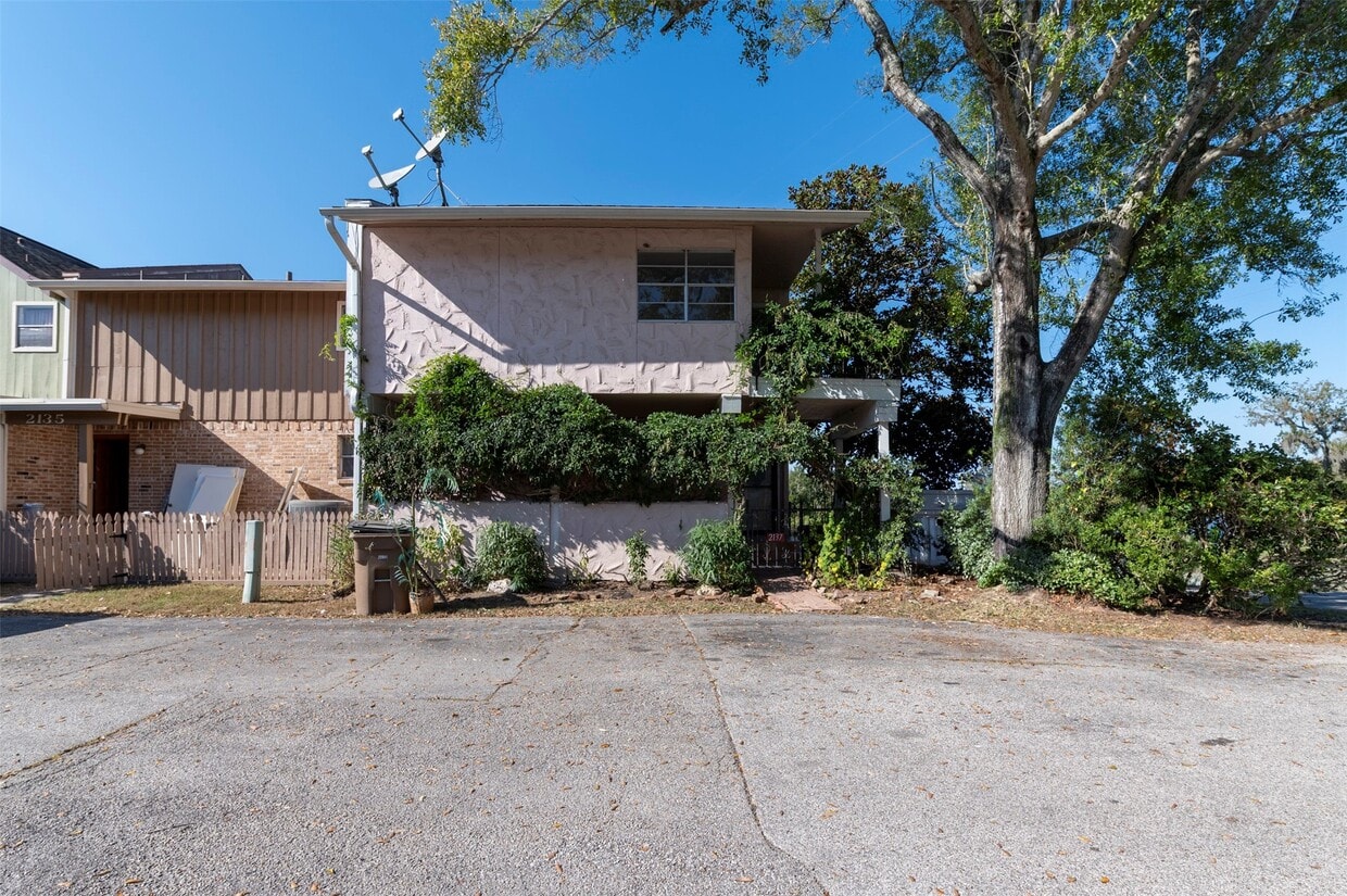 Primary Photo - 2137 Casa Rio Cir