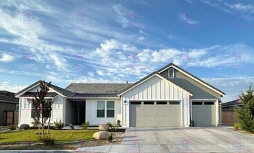 Building Photo - 966 Pne Frst Dr