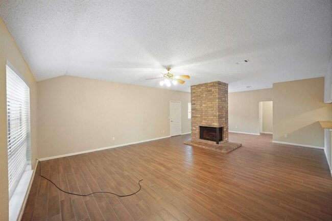 Building Photo - 18206 Brooknoll Dr