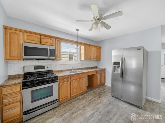 Photo - 125 Lowell St Apartment