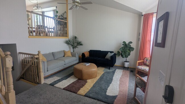 Foto del edificio - 5557 Walden Glen Dr