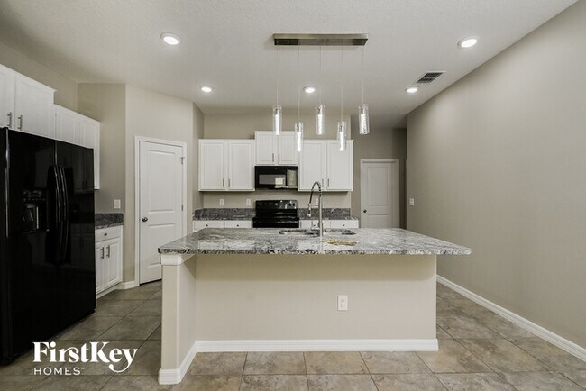 Foto del edificio - 11816 MIracle Mile Dr