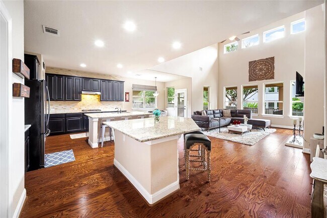 Building Photo - 5809 Viejo Dr