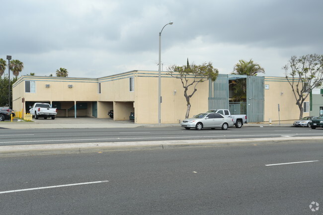 Foto del edificio - 4737 Artesia Blvd.