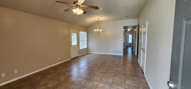 Foto del edificio - 3 Bedroom 2 bath Duplex South Killeen VIEWABLE SOON