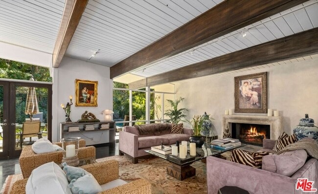 Building Photo - 2530 Hutton Dr