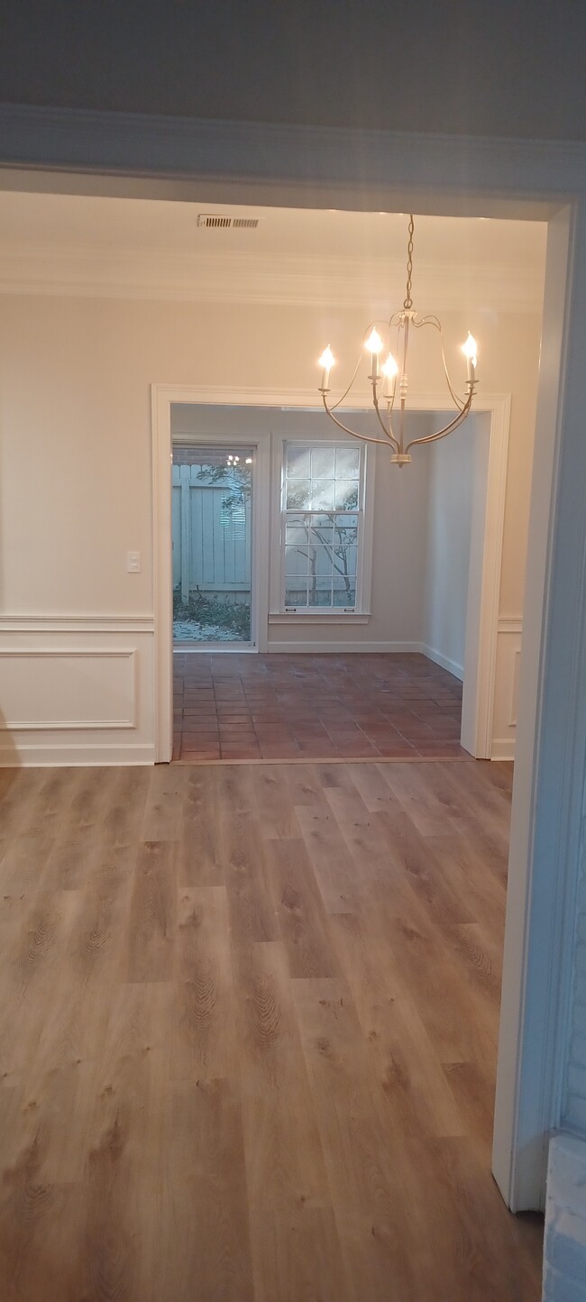 Foto del edificio - 7404 Saint Charles Sq