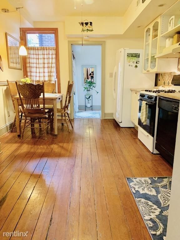 Building Photo - 2 br, 1.5 bath Townhome - 209 S Wolfe St