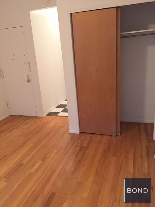Foto del edificio - 330 E 74th St