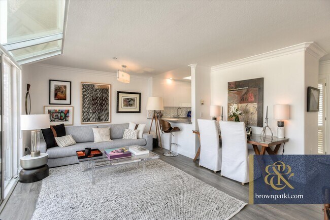 Building Photo - 2016 Pacific Ave