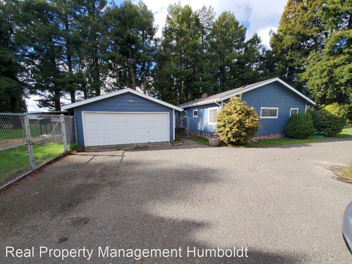 5586 Rohnerville Rd, Fortuna, CA 95540 House Rental in Fortuna, CA