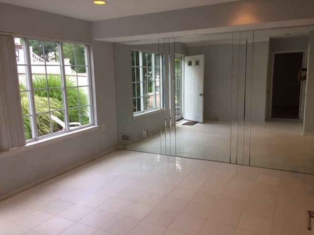 Foto del edificio - 22 Sharrotts Rd