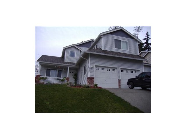 Foto principal - 4 Bedroom 2.5 Bath plus Bonus Room in East...