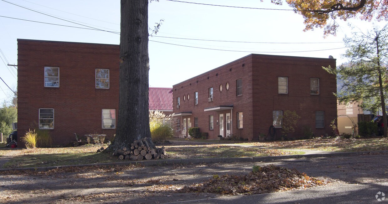 Building Photo - 308 50th St