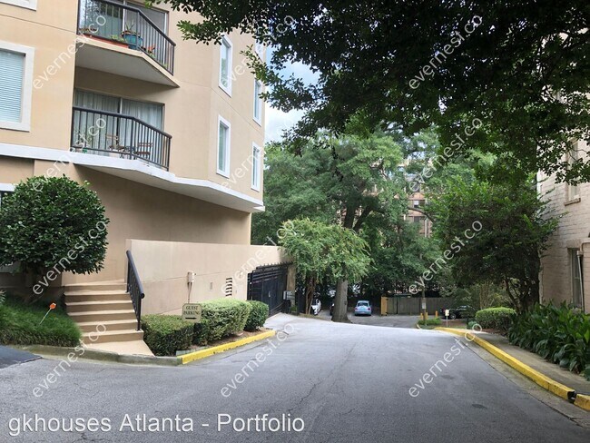 Foto del edificio - 1 Biscayne Dr NW