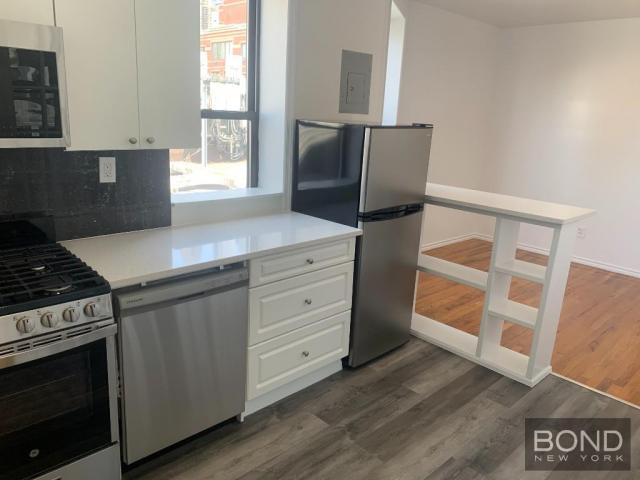 Foto principal - 2 bedroom in New York NY 10019