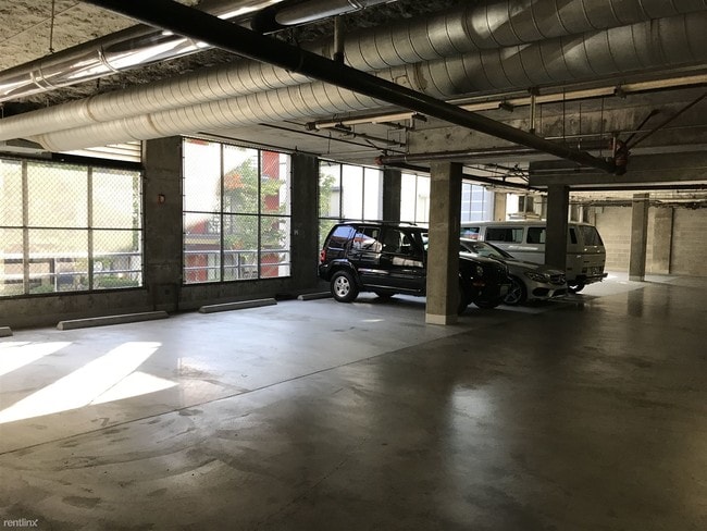 Building Photo - 2 br, 1.5 bath Condo - 2929 1st Avenue #1103