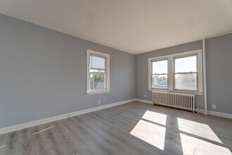 Building Photo - 103 Golden Hill St