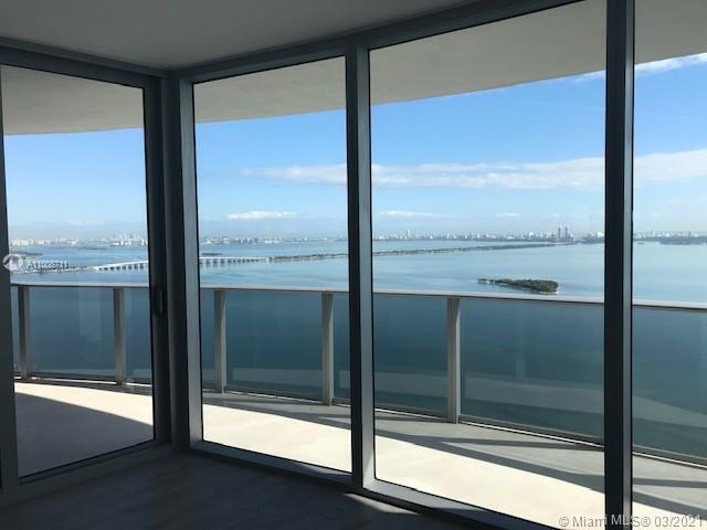 Foto del edificio - 488 NE 18th St