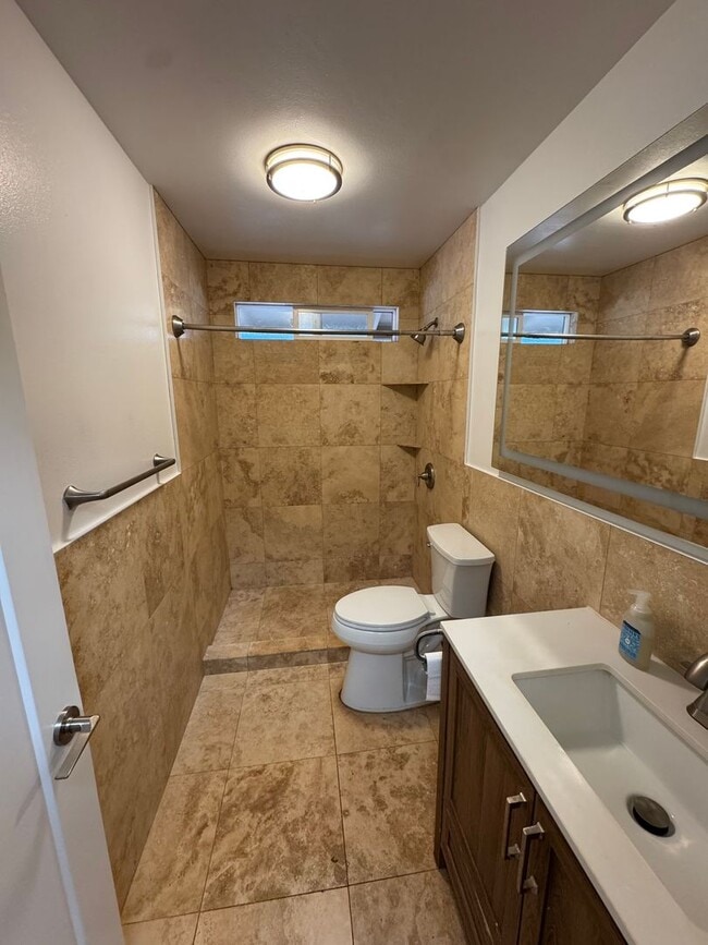 Building Photo - Kahana-Three Bedroom Ocean View Home