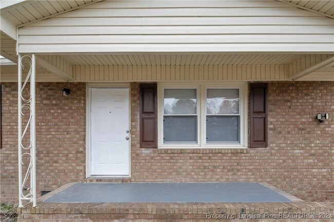 Foto del edificio - 929 Hollydale Ln