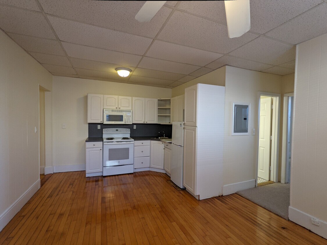 Primary Photo - 425 Cambridge St