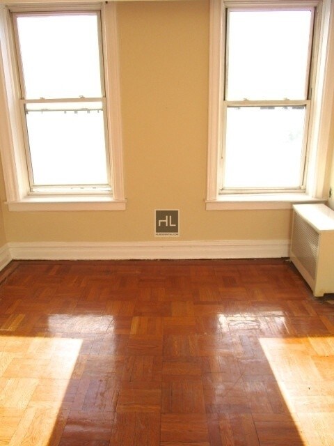 Primary Photo - BAY 29 STREET