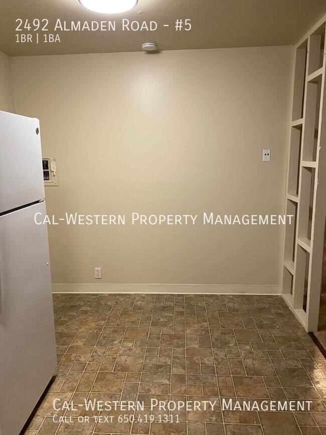 Foto del edificio - Nice 1 bed apartment on 2nd flr available now