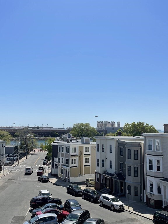 Primary Photo - 489 Sumner St