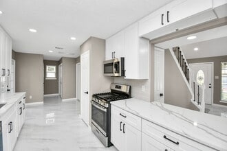 Building Photo - 14326 Little Willow Walk