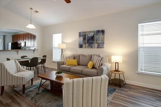 Building Photo - 11 Summer Lake Way