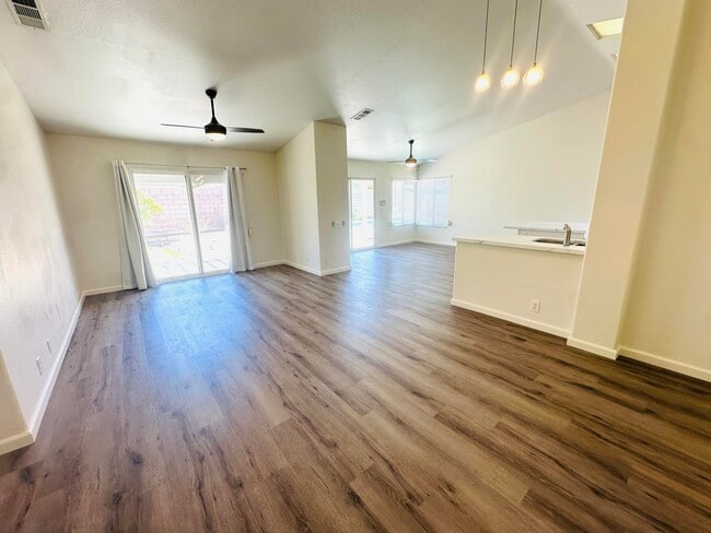 Building Photo - 78780 Birchcrest Cir